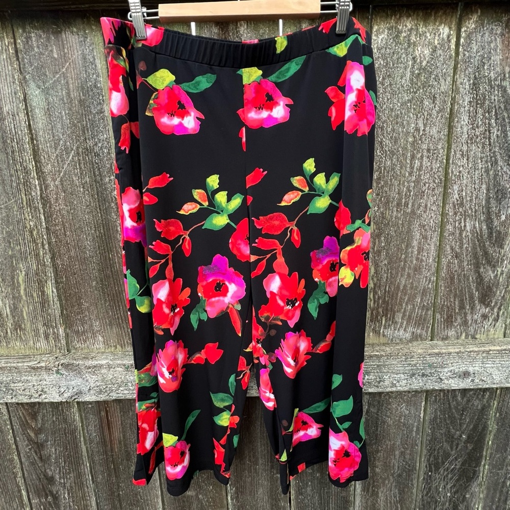 Susan Graver Cropped Wide Leg Floral Pants